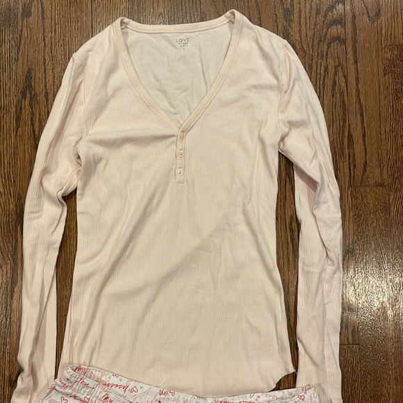 Love by Gap Women’s pink love print lounge pajama set size small - Picture 2 of 7